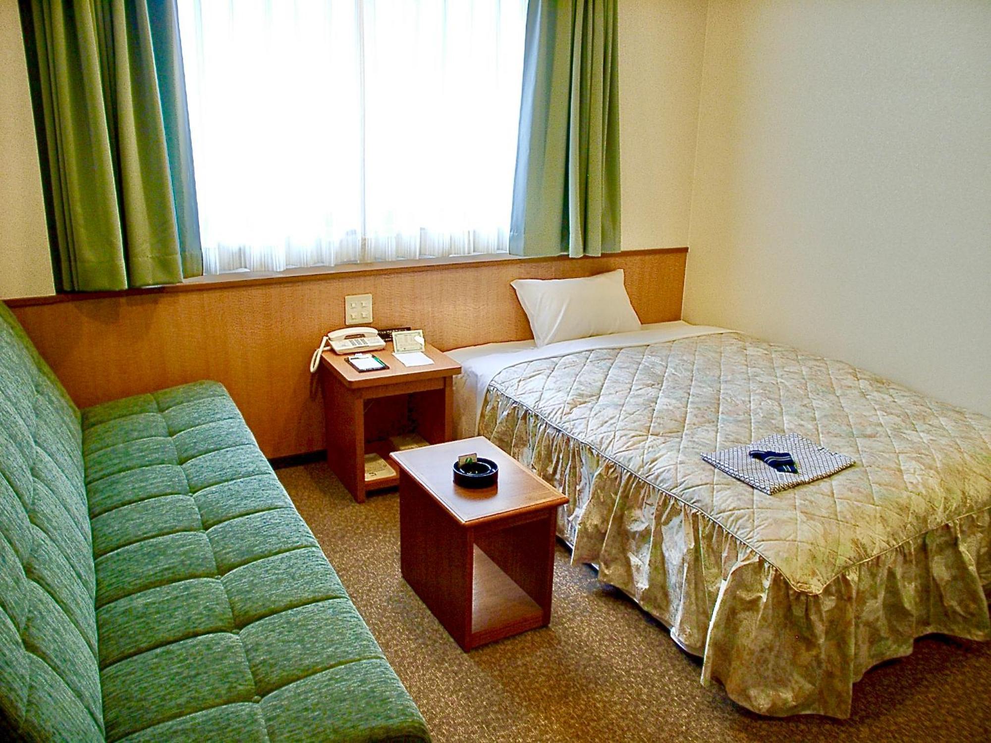 Yonago Universal Hotel Екстериор снимка